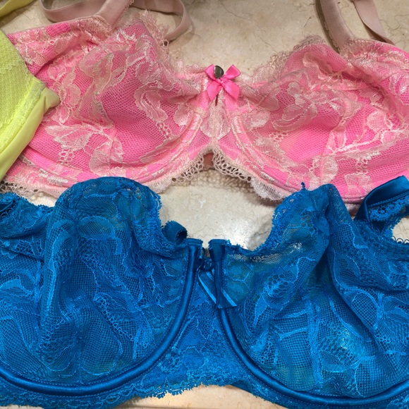 Victoria's Secret 38D 4 bra bundle - Picture 2 of 3